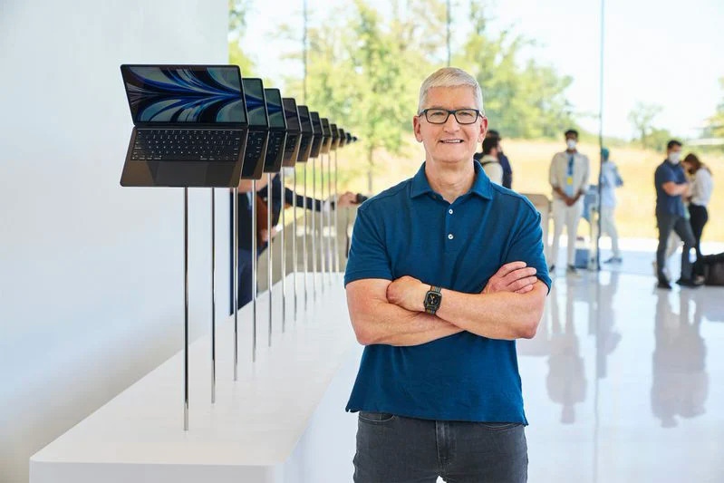 Apple CEO Tim Cook appreciates Vietnam market potential